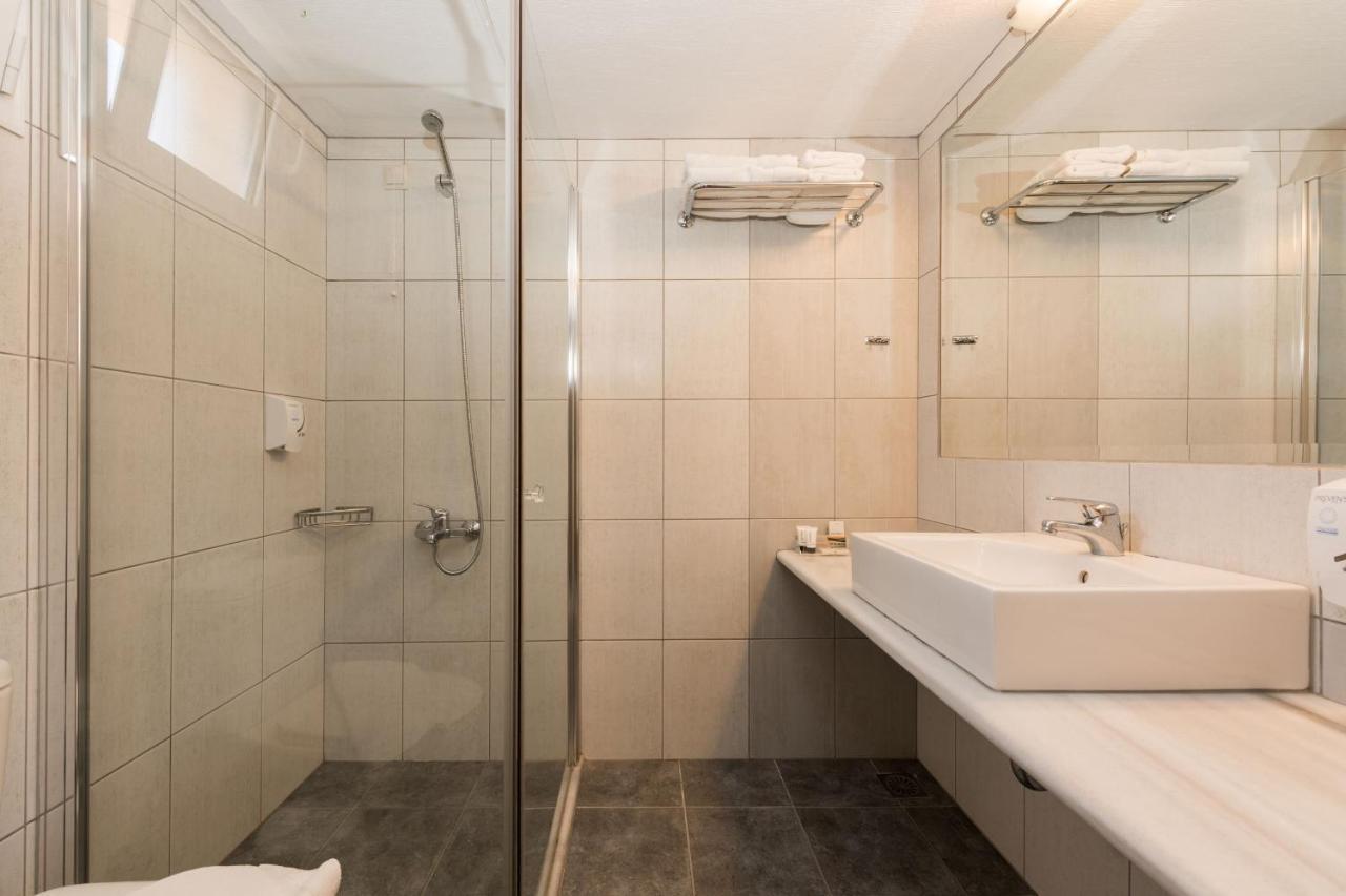 Suită duplex cu vedere laterală la mare